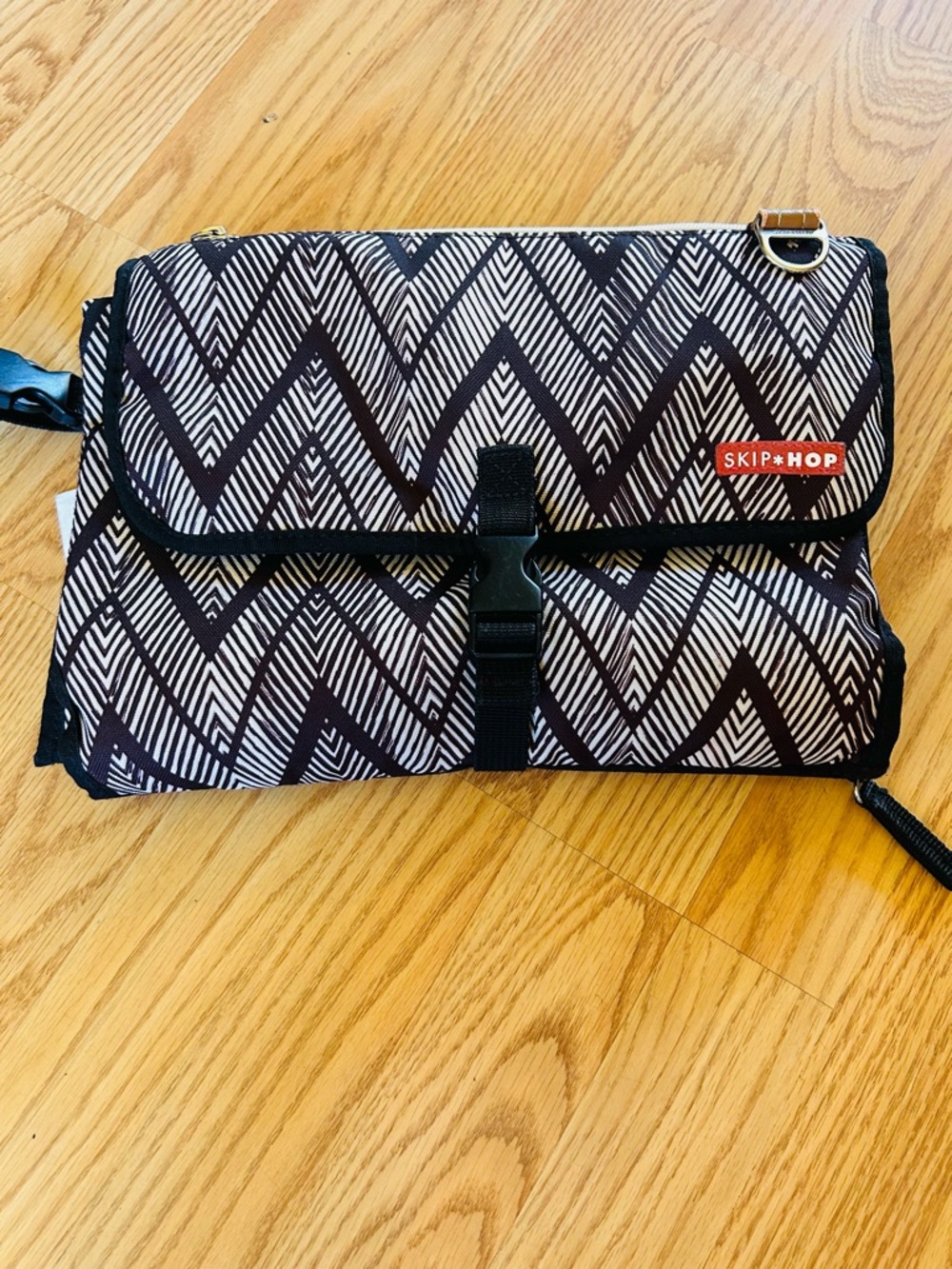 Skip Hop Black & White Zigzag Diaper bag w/ Changing Pad